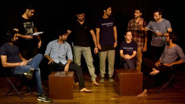 Students of Kreating Charakters Acting Institute at Four Bangalows, Andheri in Mumbai(Satyabrata Tripathy/HT Photo)