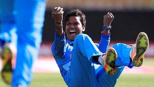 India's Deepti Sharma celebrates taking the wicket of Australia's Nicole Bolton(Action Images via Reuters)