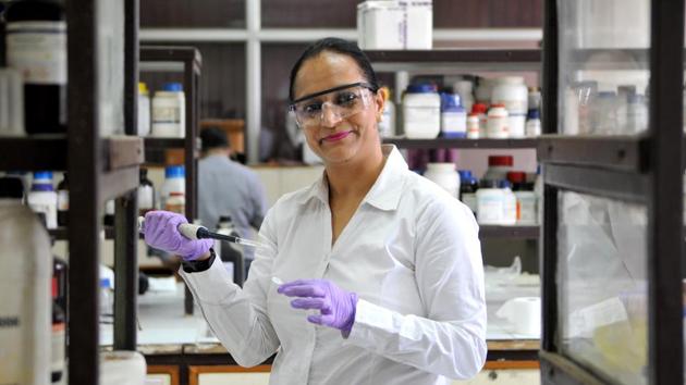 Inderpreet Kaur at work at the CSIO Research Block in Chandigarh.(Ravi Kumar/HT)