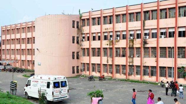 Geriatric ward functions only at Patliputra Medical College Hospital (PMCH) in Dhanbad and second in at Bokaro sadar hospital which was inaugurated earlier this month(Bijay/Hindustan Times) Geriatric ward functions only at Patliputra Medical College Hospital (PMCH) in Dhanbad and second in at Bokaro sadar hospital which was inaugurated earlier this month(Bijay/Hindustan Times)