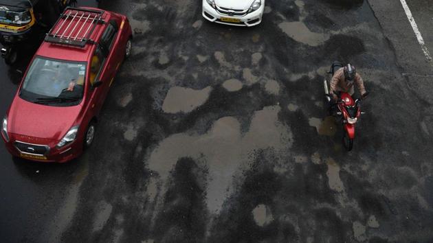 The city has been staring at a 10% water cut since November 2018, ever since the BMC’s water stock fell short by 9% after the monsoon. (Pramod Thakur/HT Photo) The city has been staring at a 10% water cut since November 2018, ever since the BMC’s water stock fell short by 9% after the monsoon. (Pramod Thakur/HT Photo)