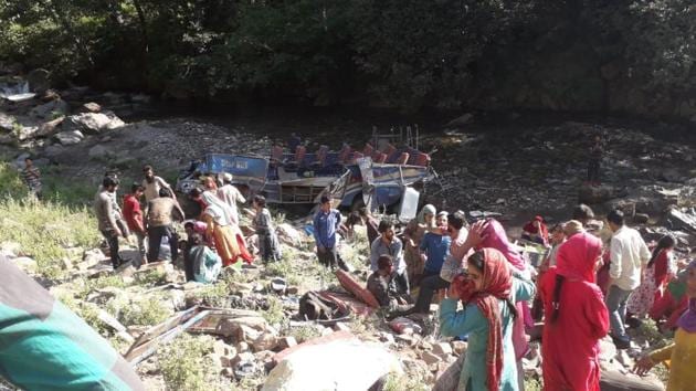 Scenes from the accident site at Kistwar of Jammu and Kashmir. (HT Photo)