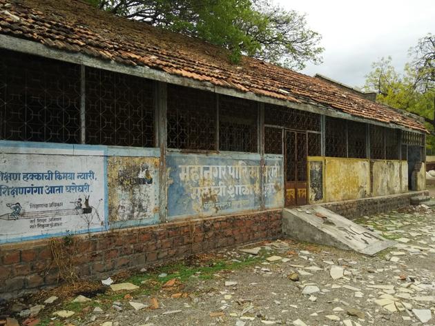 What was termed as a mini-lab was a dilapidated structure, which was earlier a police school, and setting up a lab there would take at least six months. (HT Photo) What was termed as a mini-lab was a dilapidated structure, which was earlier a police school, and setting up a lab there would take at least six months. (HT Photo)