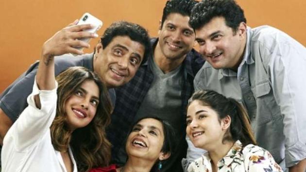 Zaira Wasim poses with the team of The Sky is Pink, including Priyanka Chopra, Farhan Akhtar, Shonali Bose and Ronnie Screwvala.