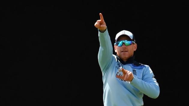 England's captain Eoin Morgan gestures during the 2019 Cricket World Cup group stage match between England and Sri Lanka at Headingley in Leeds, northern England, on June 21, 2019. (Photo by Dibyangshu SARKAR / AFP) / RESTRICTED TO EDITORIAL USE(AFP) England's captain Eoin Morgan gestures during the 2019 Cricket World Cup group stage match between England and Sri Lanka at Headingley in Leeds, northern England, on June 21, 2019. (Photo by Dibyangshu SARKAR / AFP) / RESTRICTED TO EDITORIAL USE(AFP)