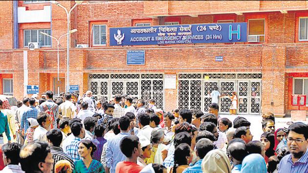 Doctors at Lok Nayak Hospital went on strike demanding better security to protect them from violent relatives of patients(Arun Sharma/ HT Photo)