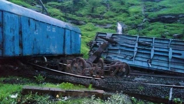 Several Pune-Mumbai inter-city and long-distance services were affected as a goods train between Karjat and Lonavla derailed in the early hours of Monday.(ANI) Several Pune-Mumbai inter-city and long-distance services were affected as a goods train between Karjat and Lonavla derailed in the early hours of Monday.(ANI)