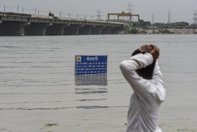 This is expected to help ensure water during the summer. Chief minister Arvind Kejriwal is directly monitoring the pilot project. (Burhaan Kinu/HT PHOTO) This is expected to help ensure water during the summer. Chief minister Arvind Kejriwal is directly monitoring the pilot project. (Burhaan Kinu/HT PHOTO)