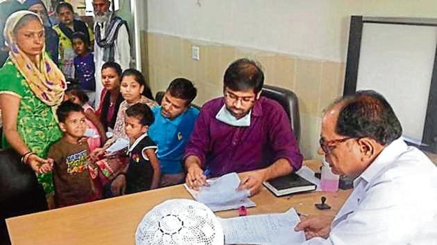The life of a resident doctor in India is a far cry from the “glamour” attached to the profession.(HT Photo) The life of a resident doctor in India is a far cry from the “glamour” attached to the profession.(HT Photo)