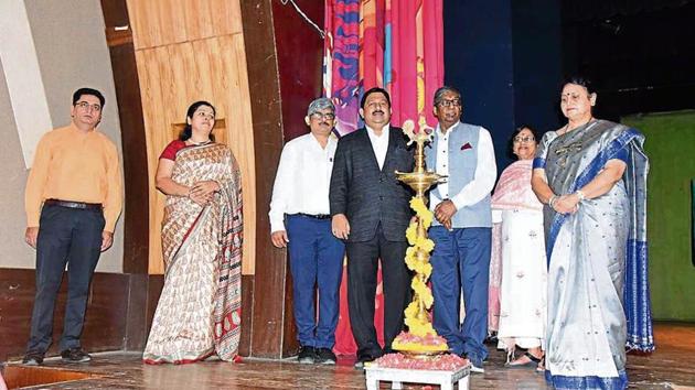 DAV Public School, Thane, recently held its annual felicitation ceremony for academic excellence at Kashinath Ghanekar Hall in Thane.