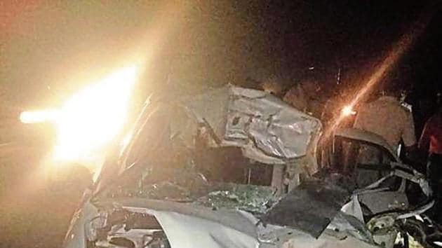 Five members of a family were killed when the car they were travelling in rammed into a truck near Sahuwala village of Sirsa on late Sunday night.(HT Photo)