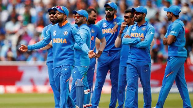 India's Virat Kohli reacts as team mates look on after a not out decision from a review. (Action Images via Reuters) India's Virat Kohli reacts as team mates look on after a not out decision from a review. (Action Images via Reuters)