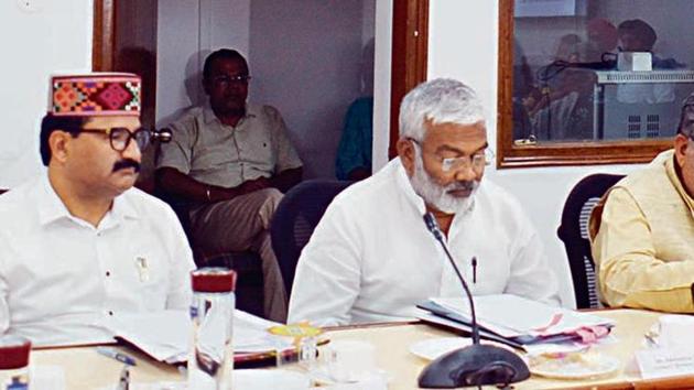 The meeting of transport ministers and administrative secretaries of northern states in Chandigarh on Sunday, including (left to right) Govind Singh Thakur (Himachal Pradesh), Swatantra Dev Singh (Uttar Pradesh), Krishan Lal Panwar (Haryana), Kailash Gehlot (Delhi) and Razia Sultana (Punjab).(HT Photo) The meeting of transport ministers and administrative secretaries of northern states in Chandigarh on Sunday, including (left to right) Govind Singh Thakur (Himachal Pradesh), Swatantra Dev Singh (Uttar Pradesh), Krishan Lal Panwar (Haryana), Kailash Gehlot (Delhi) and Razia Sultana (Punjab).(HT Photo)