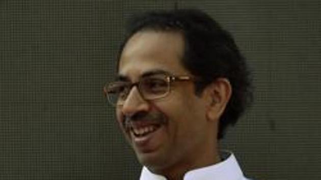 In an embarrassment for the Shiv Sena which controls the Mumbai civic body, waterlogging was witnessed outside party chief Uddhav Thackeray’s residence Tuesday as rains lashed Mumbai overnight.(Hindustan Times) In an embarrassment for the Shiv Sena which controls the Mumbai civic body, waterlogging was witnessed outside party chief Uddhav Thackeray’s residence Tuesday as rains lashed Mumbai overnight.(Hindustan Times)