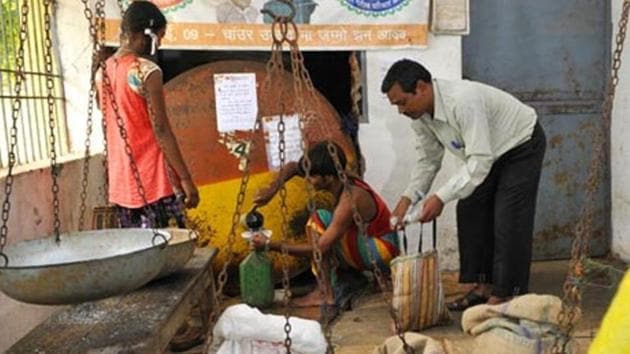 The proposal on door-delivery of essential commodities was mooted by chief minister Y S Jagan Mohan Reddy during the first cabinet meeting of the new government on June 10. He felt that the entire system of fair price shops was riddled with corruption, as the essential commodities were not reaching consumers.(HT FILE PHOTO)