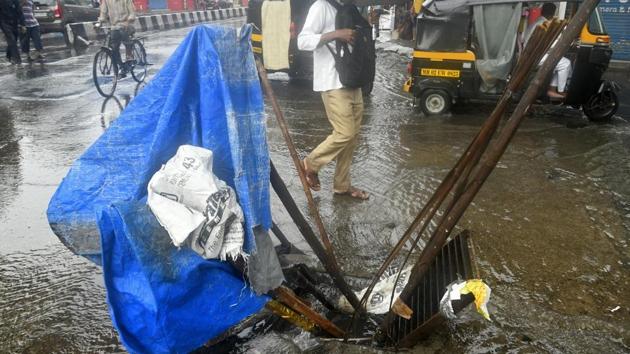 A pothole near Andheri station in Mumbai, Tuesday, July 2, 2019. (Shashi S Kashyap / HT Photo)