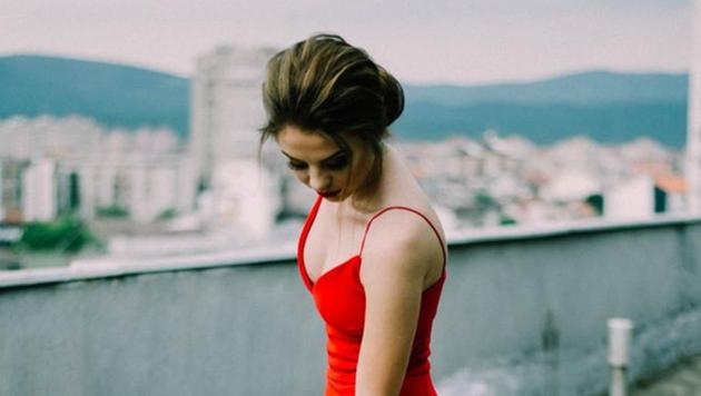 You need to have a few staple dresses and accessories in your wardrobe to stand-out at a party.(Unsplash)