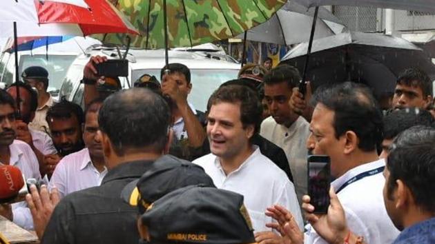 Rahul Gandhi outside Sewri court in Mumbai on Thursday morning.(Anshuman Poyrekar/ HT photo)