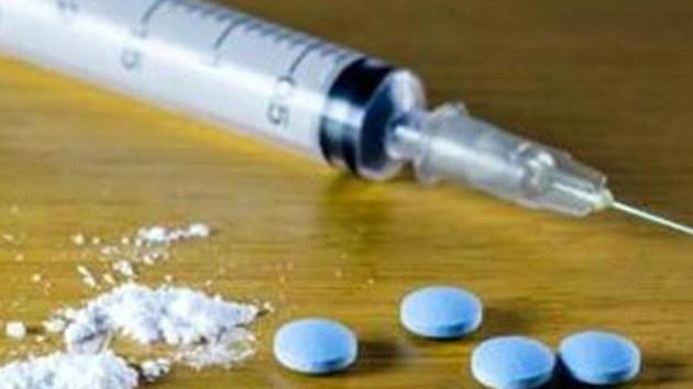 Sinha sought the intervention of the Prime Minister and Union home minister to check the problem and even demanded death penalty for peddlers encouraging children to consume drugs.(Shutterstock)