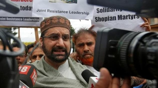 The decision to form a committee to coordinate the comeback was taken after a delegation of migrant Pandits led by Satish Mahaldar called on Mirwaiz at the HC’s Rajbagh office Thursday (REUTERS) The decision to form a committee to coordinate the comeback was taken after a delegation of migrant Pandits led by Satish Mahaldar called on Mirwaiz at the HC’s Rajbagh office Thursday (REUTERS)