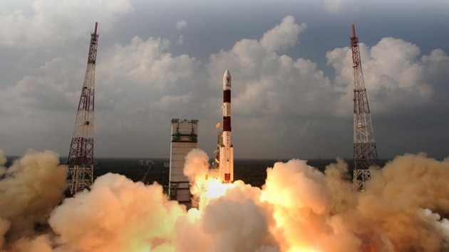 NSIL, which will be wholly owned by the department of space, will coordinate with the industry for production and transfer of technologies developed by Isro.(HT Photo)