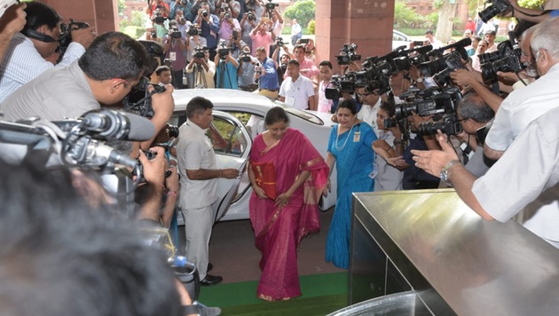 Union Finance Minister Nirmala Sitharaman arrives at Parliament House to present the Union Budget in New Delhi on Friday.(Mohd Zakir/HT Photo)