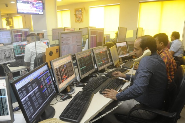 Scene of Share Security office during Finance Budget speech by Union Finance Minister Nirmala Sitharaman in Kolkata on Friday, July 05, 2019.(Samir Jana/ Hindustan Times)