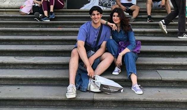 Twinkle Khanna poses with her son Aarav.