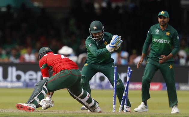 Pakistan's wicketkeeper captain Sarfaraz Ahmed, centre, stumps Bangladesh's captain Mashrafe Mortaza. (AP) Pakistan's wicketkeeper captain Sarfaraz Ahmed, centre, stumps Bangladesh's captain Mashrafe Mortaza. (AP)
