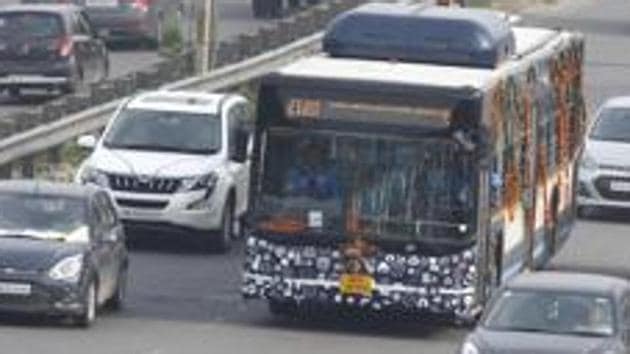 Delhi will be the first city in the country to roll out hydrogen-enriched compressed natural gas (HCNG) buses(Yogendra Kumar/HT PHOTO) Delhi will be the first city in the country to roll out hydrogen-enriched compressed natural gas (HCNG) buses(Yogendra Kumar/HT PHOTO)