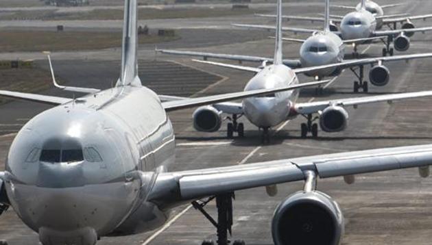 This compelled the MIAL to use the secondary, shorter runway 14/32 (2.99-km-long), which crosses the main runway and cannot handle all types of aircraft.(Satish Bate/HT Photo)