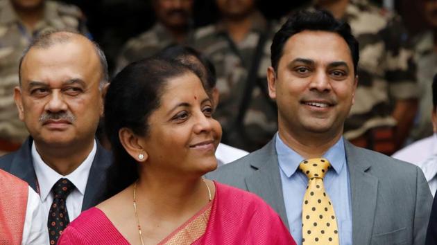 Finance minister Nirmala Sitharaman (C) and chief economic adviser Krishnamurthy Subramanian, New Delhi, July 5, 2019. (REUTERS) Finance minister Nirmala Sitharaman (C) and chief economic adviser Krishnamurthy Subramanian, New Delhi, July 5, 2019. (REUTERS)