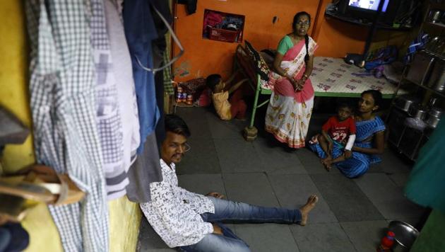 Mahesh Kalekar a private company employee resides in Kumbharwada chawl in Kasba peth.(Rahul Raut/HT PHOTO) Mahesh Kalekar a private company employee resides in Kumbharwada chawl in Kasba peth.(Rahul Raut/HT PHOTO)