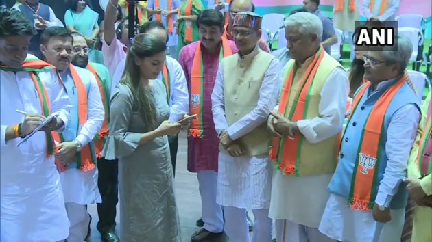 After months of speculation, singer and dancer Sapna Choudhary joined the Bharatiya Janata Party (BJP) on Sunday(Photo: ANI) After months of speculation, singer and dancer Sapna Choudhary joined the Bharatiya Janata Party (BJP) on Sunday(Photo: ANI)