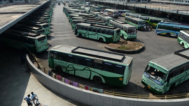 This bus controversy comes just as the one regarding a proposal by the National Council for Education Research and Training (NCERT) to make Hindi a compulsory language in schools was abating.(HT Photo) This bus controversy comes just as the one regarding a proposal by the National Council for Education Research and Training (NCERT) to make Hindi a compulsory language in schools was abating.(HT Photo)