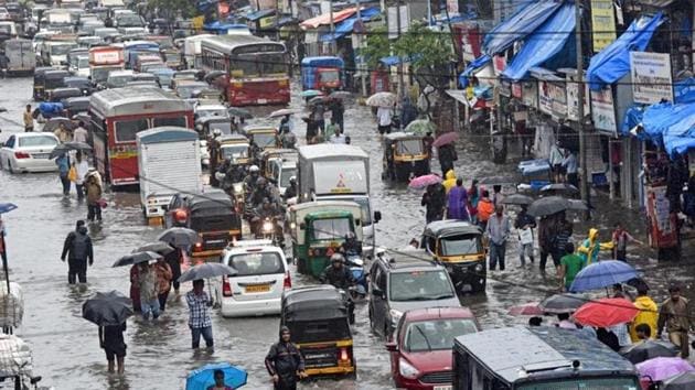 A waterlogged road in Mumbai on Monday.(Satyabrata Tripathy/HT Photo)