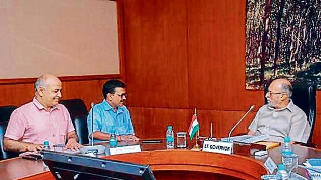 CM Arvind Kejriwal and deputy chief minister Manish Sisodia went to meet the L-G on Saturday to discuss the issue.(PTI FILE)