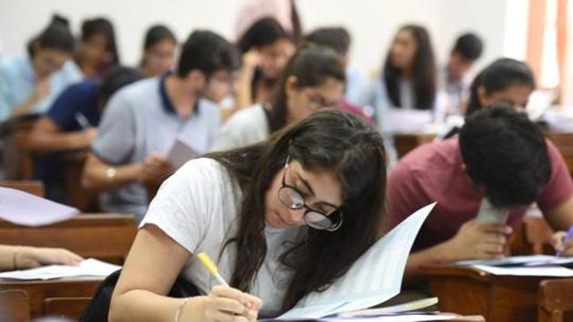 Delhi University’s non-collegiate women’s education board (NCWEB), which allows female aspirants in NCR to pursue higher education without attending regular classes, will release its first cut-off on July 15.(Raj K Raj/HT file)