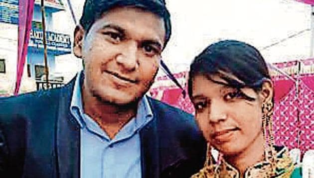 A photo of Zahoor Alam with his wife from a family album, in New Delhi, India, on Monday, July 8, 2019. Alam was one of the victims of a bus accident on the Yamuna Expressway near Agra that killed at least 29 people. ((Photo by Vipin Kumar/ Hindustan Times)) A photo of Zahoor Alam with his wife from a family album, in New Delhi, India, on Monday, July 8, 2019. Alam was one of the victims of a bus accident on the Yamuna Expressway near Agra that killed at least 29 people. ((Photo by Vipin Kumar/ Hindustan Times))