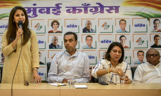 Mumbai Congress Candidate for Loksabha Urmila Matondkar address the elementary review meeting in the presence of Milind Deora, Priya Dutt and Eknath Gaikwad for Loksabha Election 2019 held at Mumbai Congress office.(Kunal Patil/HT File Photo)