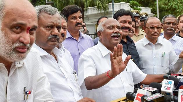 Dissident MLA from JD(S) addresses after meeting with Karnataka Governor Vajuibhai Vala, in Bengaluru, Saturday, July 6, 2019. legislators of the ruling alliance submitted their resignation to speaker's office.(PTI file photo) Dissident MLA from JD(S) addresses after meeting with Karnataka Governor Vajuibhai Vala, in Bengaluru, Saturday, July 6, 2019. legislators of the ruling alliance submitted their resignation to speaker's office.(PTI file photo)