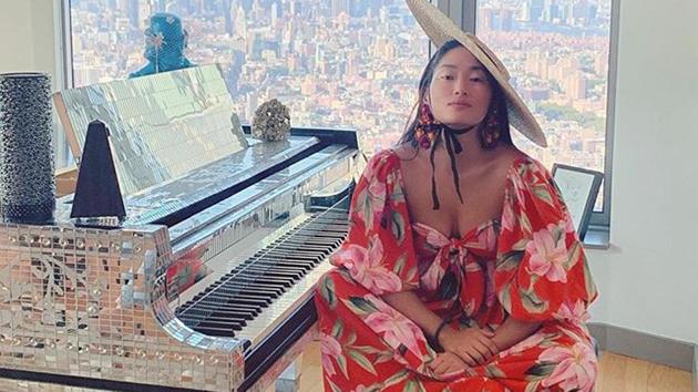 Seen by many as the music of grandparents and elevators, classical is getting a facelift thanks to its fiercest star Chloe Flower, a pianist making the genre pop.(Chloe Flower/Instagram)