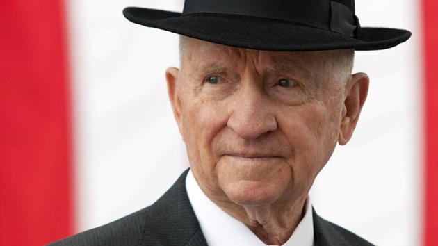 Ross Perot, the self-made billionaire and computer industry giant whose two runs for president as an outsider shook up American politics, died Tuesday at 89, his family said.(REUTERS)