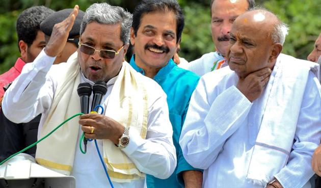 The root of the rebellion is the old mega feud between two political titans: Congress’s Siddaramaiah (left) and JD(S) supremo HD Deve Gowda.(AFP file photo)