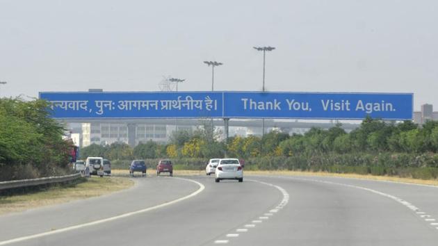 A view of traffic on the Yamuna Expressway in Greater Noida, on Monday, July 08, 2019. (Sunil Ghosh / HT Photo) A view of traffic on the Yamuna Expressway in Greater Noida, on Monday, July 08, 2019. (Sunil Ghosh / HT Photo)