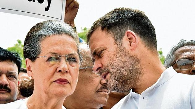 Congress MP Rahul Gandhi and UPA chairperson Sonia Gandhi at a ‘Save Democracy’ protest in New Delhi on Thursday.(Sonu Mehta/HT)