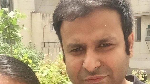 Rachit Seth resigned as Congress’ media coordinator. He said that the Goa and Karnataka crisis were due to faults within.(Twitter/@rachitseth)