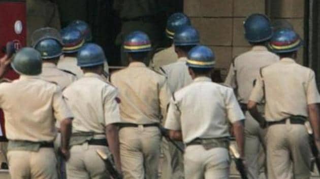 Seven policemen each were retired in Kanpur city and Kanpur Dehat, four each in Etawah, Kannauj, Auraiyya and three in Fatehgarh.(HT File / Representative Photo)
