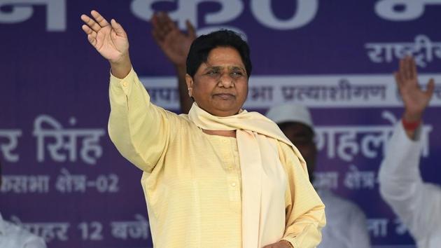 Bahujan Samaj Party (BSP) President Mayawati on Saturday welcomed the Uttar Pradesh Law Commission’s draft Bill that seeks stringent punishment for those involved in mob lynching.(AFP)