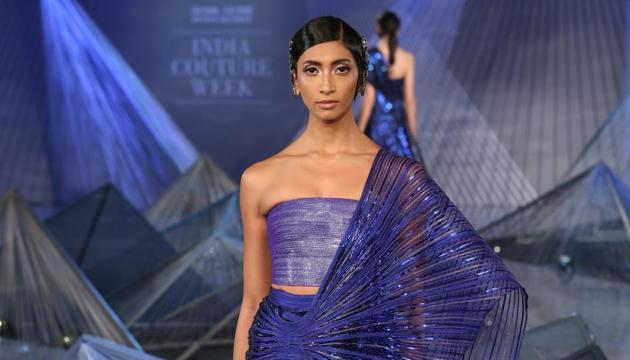 Designer Amit Aggarwal’s creation from his preview collection showcased at Hindustan Times and Sunil Sethi Design Alliance India Couture Week 2018.(Amal KS/Hindustan Times)